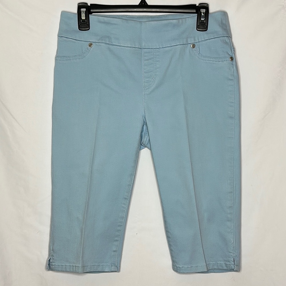 EUC Chicos “Pedal Pusher” Perfect Stretch Bermuda Shorts